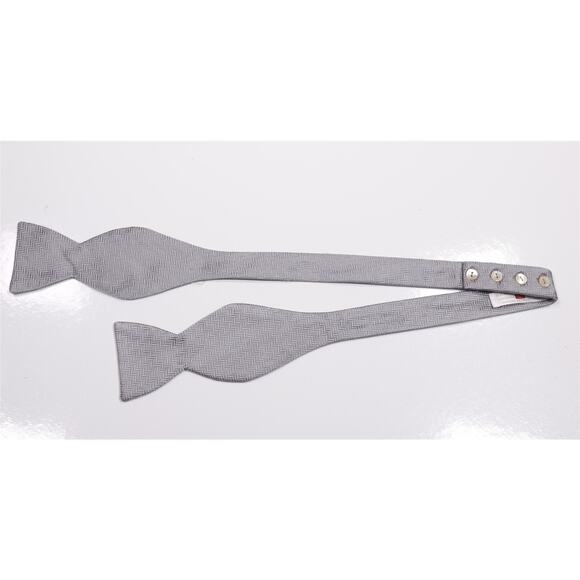 Carrot & Gibbs Gray Herringbone Silk Bow Tie Adjustable Made in Colorado USA - Picture 1 of 3